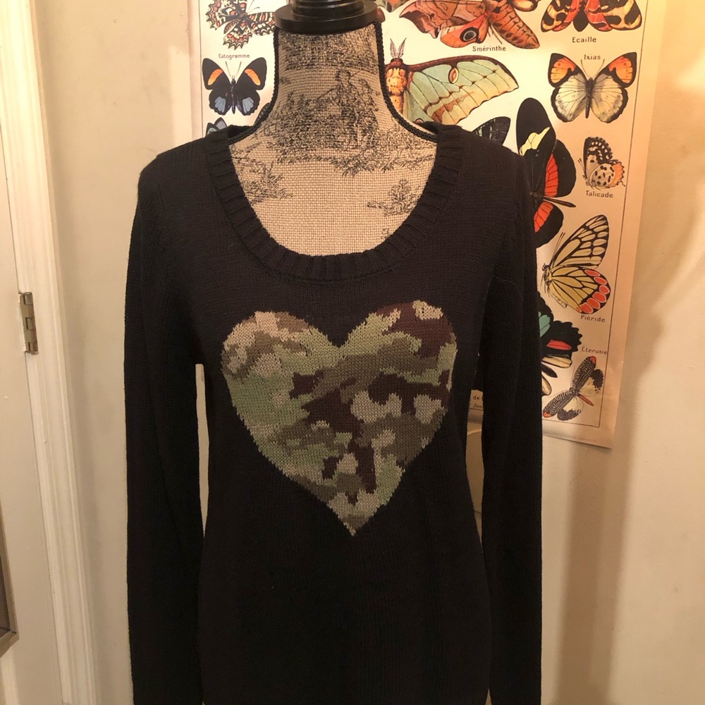 LEI Black Sweater with Camouflage Heart